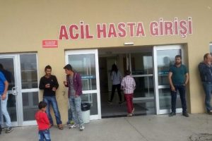 Minib&uuml;sle taksi &ccedil;arpıştı: 12 yaralı