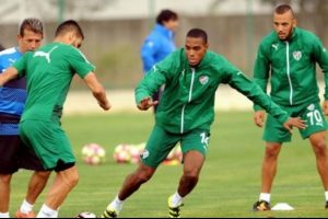 Bursaspor'da 4 futbolcunun sakatlıkları devam ediyor