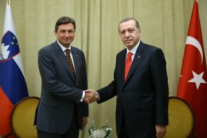 Slovenyalı mevkidaşı Pahor ile g&ouml;r&uuml;şt&uuml;