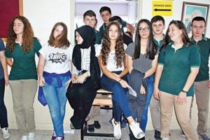 Erken gelen diğerini sokmuyor: Barikat okulu