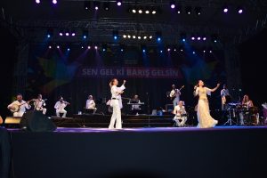 Bursa Nil&uuml;fer Belediyesi'nden barış konseri