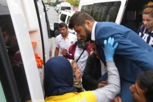 Okul &ouml;n&uuml;nde servis&ccedil;i hesaplaşması! Kurşun yağdırdılar