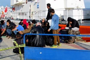 166 ka&ccedil;ak g&ouml;&ccedil;men son anda kurtarıldı