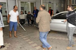 FET&Ouml; ş&uuml;phelisine paspas sopasıyla saldırdı
