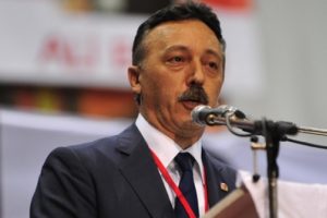 15 aydır milletvekili maaşına el s&uuml;rm&uuml;yor