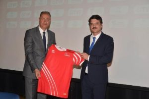 Yetenekli voleybolcular "Okyanus"ta keşfediliyor