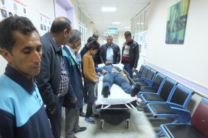 Polis aracı ile trakt&ouml;r &ccedil;arpıştı: 3 yaralı
