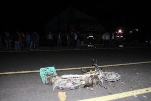 Motosiklet minib&uuml;se &ccedil;arptı: 1 yaralı