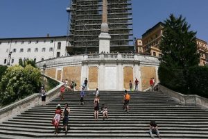 Roma'nın İspanyol Merdivenleri yeniden a&ccedil;ılıyor