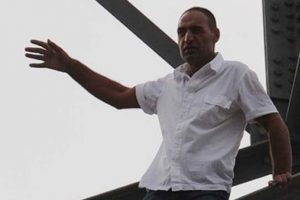 Hanife i&ccedil;in y&uuml;ksek gerilim hattına &ccedil;ıktı!