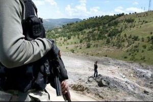 Ter&ouml;ristlerce yola tuzaklanan patlayıcılar imha edildi