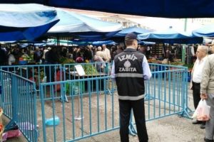 Pazarcı vatandaşa hakaret etti, zabıta acımadı