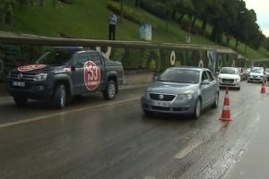 Kaza yapan metrob&uuml;s yoldan kaldırıldı