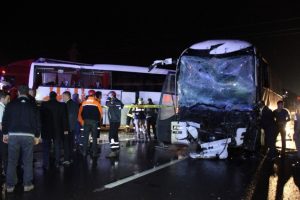 Bursa'ya gelen otob&uuml;s&uuml;n &ccedil;arpıştığı kazada k&ouml;t&uuml; haber