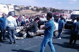 Şanlıurfa'da feci kaza: 2 &ouml;l&uuml;, 5 yaralı