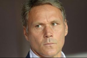FIFA'dan Van Basten'e kritik g&ouml;rev