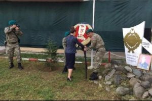 Kosova'da şehit d&uuml;şen T&uuml;rk askeri H&uuml;seyin Kutlu 17. &ouml;l&uuml;m yıl d&ouml;n&uuml;m&uuml;nde anıldı
