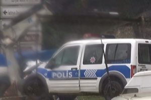 Polis aracı kaza yaptı: 2 polis yaralandı
