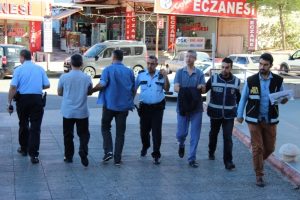 FET&Ouml; operasyonu: 43 g&ouml;zaltı
