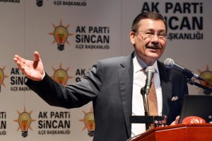 G&ouml;k&ccedil;ek, CHP'lileri Atat&uuml;rk &uuml;zerinden eleştirdi