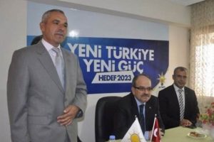 "Demokrasi n&ouml;beti"nde kalp krizi ge&ccedil;iren il&ccedil;e başkanı vefat etti
