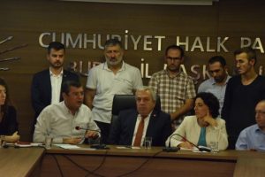 CHP'li vekil &Ouml;zel Bursa'da konuştu: "T&uuml;rkiye AKP'den b&uuml;y&uuml;kt&uuml;r"