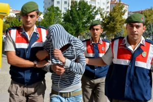 Azılı hırsız 15'inci işinde yakalandı