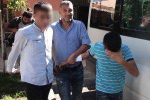 Patlayıcı hazırlarken yakalandılar