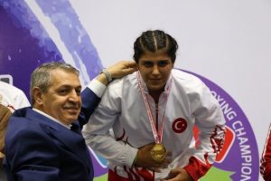 Busenaz S&uuml;rmeneli Avrupa Şampiyonu oldu