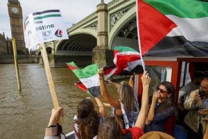 Londra'da Gazze yolundaki '&Ouml;zg&uuml;rl&uuml;k Filosu'na destek
