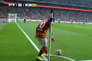 Beşiktaş-Galatasaray derbisinde tartışılan pozisyon