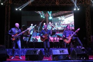 Y&uuml;ksek Sadakat'ten muhteşem konser