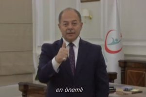 Bakan Akdağ'dan işaret dili ile mesaj