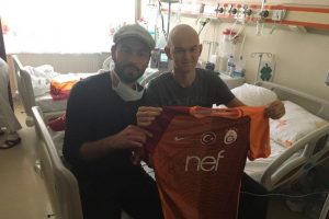 Sel&ccedil;uk İnan'dan b&uuml;y&uuml;k jest