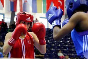 İki T&uuml;rk boks&ouml;r daha finalde