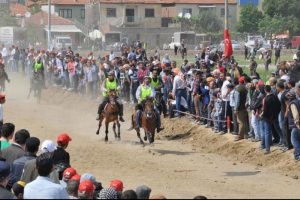 Attan d&uuml;şt&uuml; boynu kırılarak &ouml;ld&uuml;