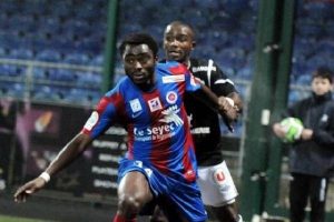 Steaua B&uuml;kreş liderliğini s&uuml;rd&uuml;rd&uuml;