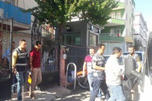 Mersin'de FET&Ouml; soruşturmasında 2 tutuklama