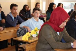 Muhammet'in boş kalan sırasına &ccedil;i&ccedil;ekler konuldu