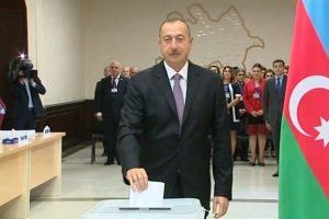 Azerbaycan halkı sandık başında