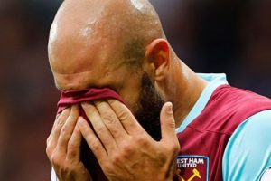 West Ham tarihinin en k&ouml;t&uuml; başlangıcını yaptı
