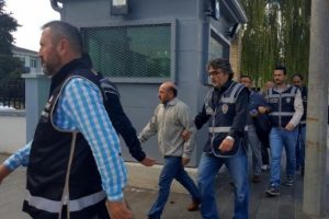 D&uuml;zce'de FET&Ouml; soruşturmasında 5 kişi adliyede