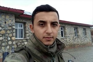 Şehit annesi y&uuml;rek dağladı: "Tolga'ma bir şey mi oldu"