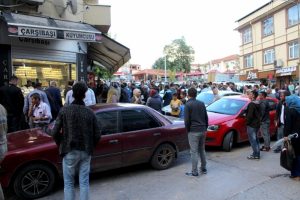 D&ouml;ner bı&ccedil;ağıyla kuyumcuyu soymaya kalkıştı