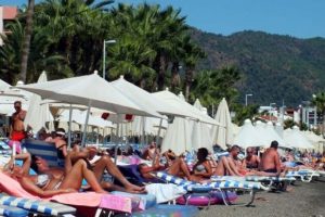 Marmaris 33 derece, tatilciler plajlarda