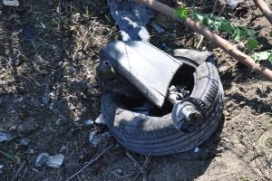 Bursa'da otomobil tarlaya u&ccedil;tu