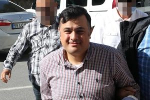FET&Ouml; operasyonunda 'emniyetin abileri' g&ouml;zaltına alındı