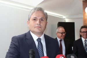 Şerafettin Yavuz Bursa Baro Başkanlığı'na adaylığını a&ccedil;ıkladı