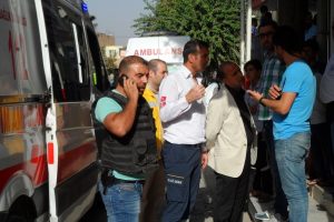 Baba-oğul dehşet sa&ccedil;tı: 1 &ouml;l&uuml;, 4 yaralı