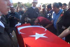 Osmaniyeli şehit toprağa verildi